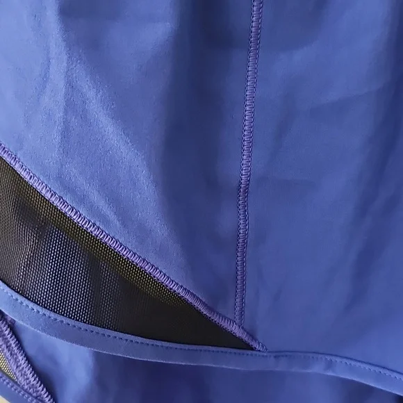 210. Lululemon Hotty Hot Shorts - Picture 2 of 5